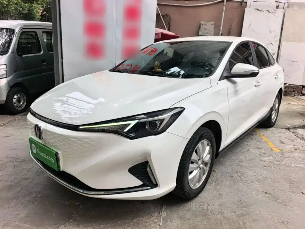 Changan Eado New Energy — фото 2