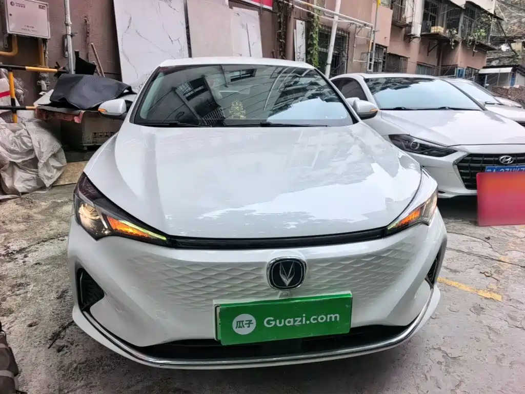 Changan Eado New Energy — фото 3