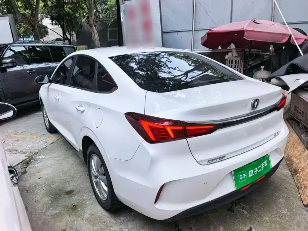 Changan Eado New Energy — фото 5