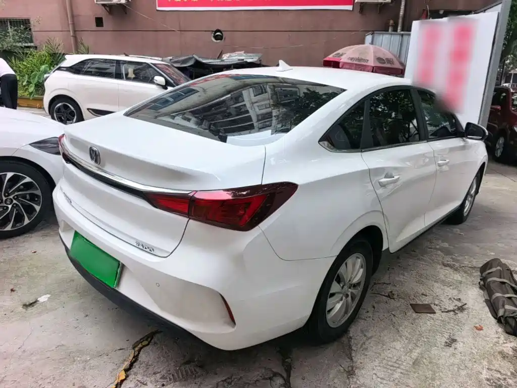 Changan Eado New Energy — фото 7