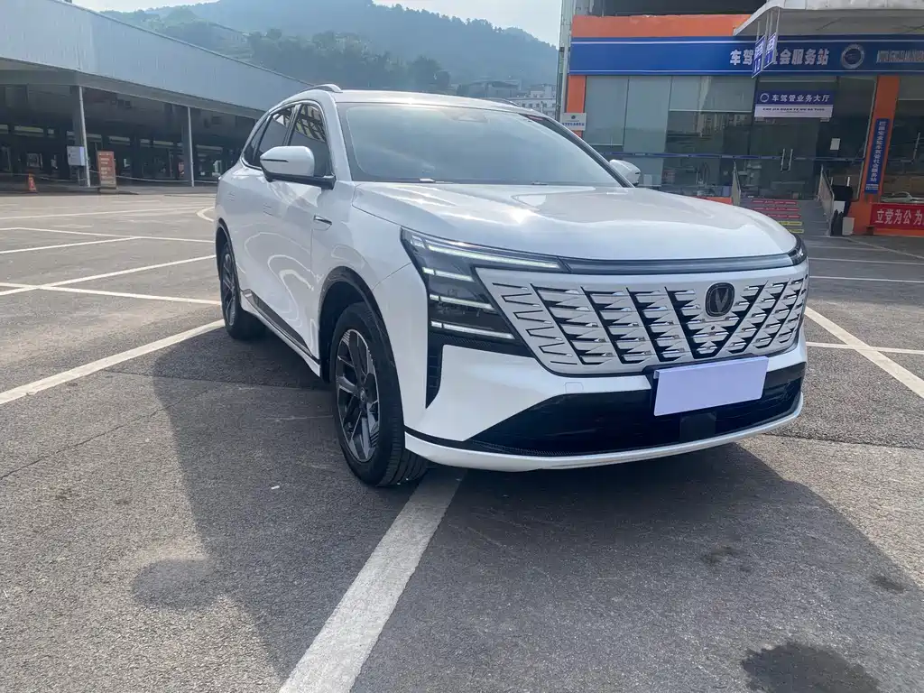 Changan CS75 PLUS — фото 3