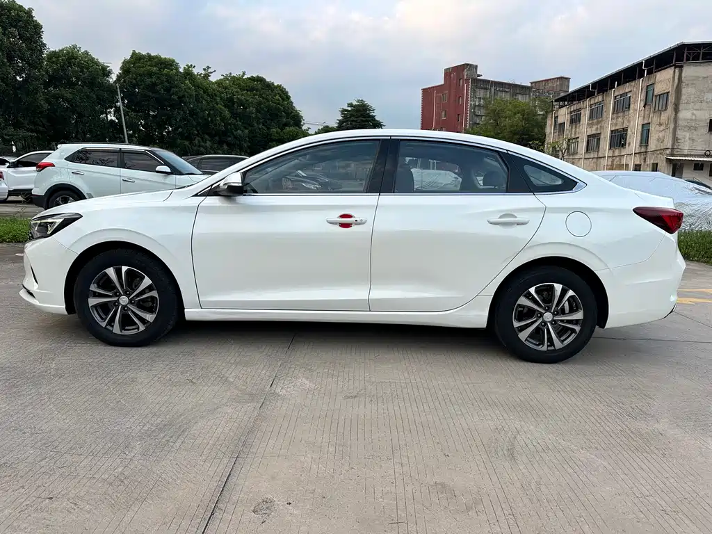 Changan Eado — фото 4