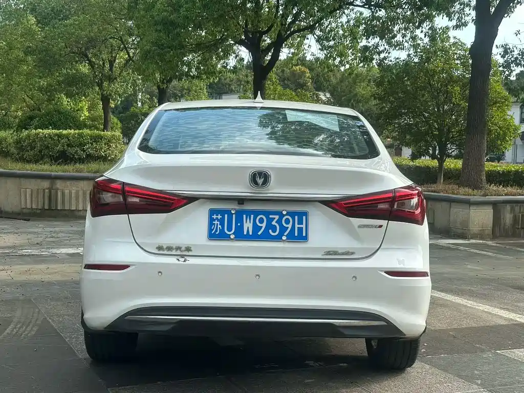 Changan Eado — фото 8