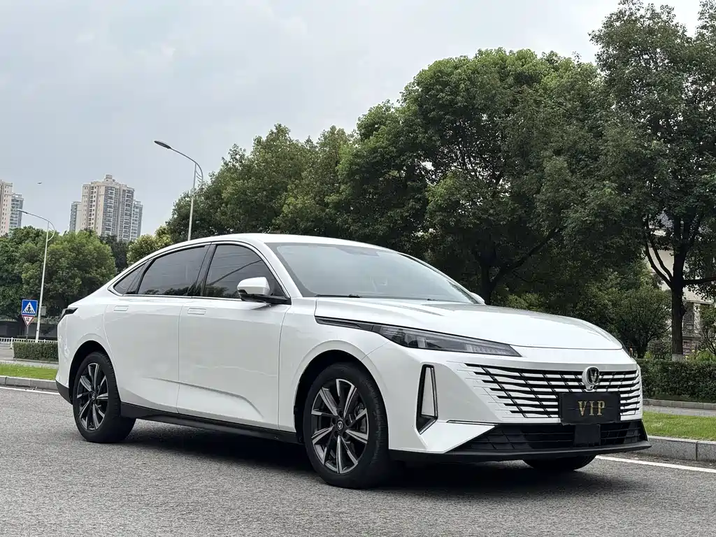 Changan Eado — фото 3