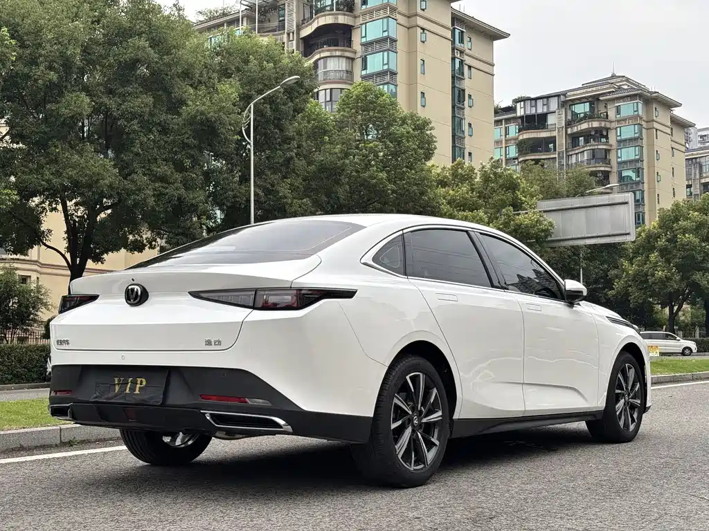 Changan Eado — фото 5
