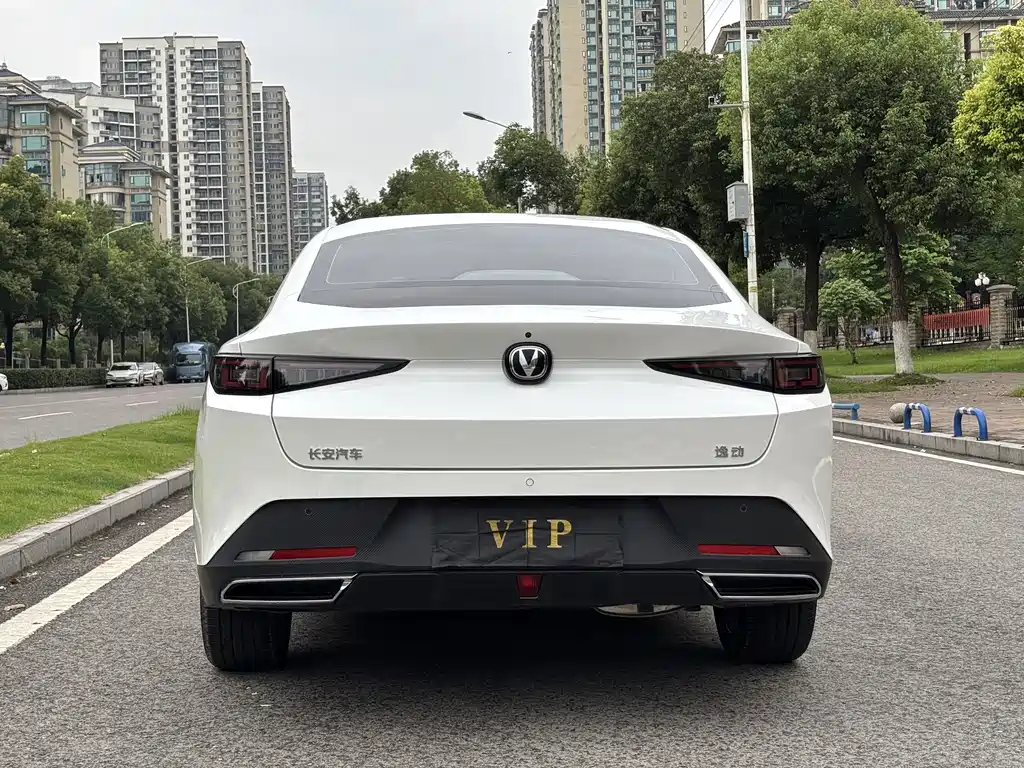Changan Eado — фото 6