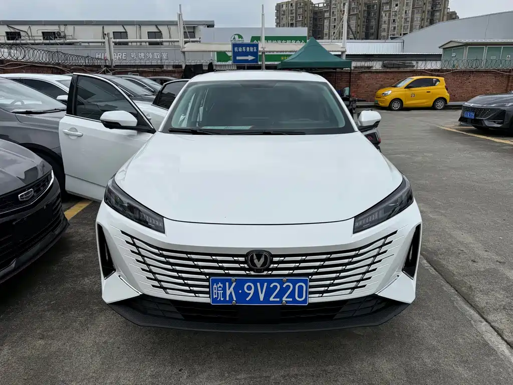 Changan Eado — фото 3