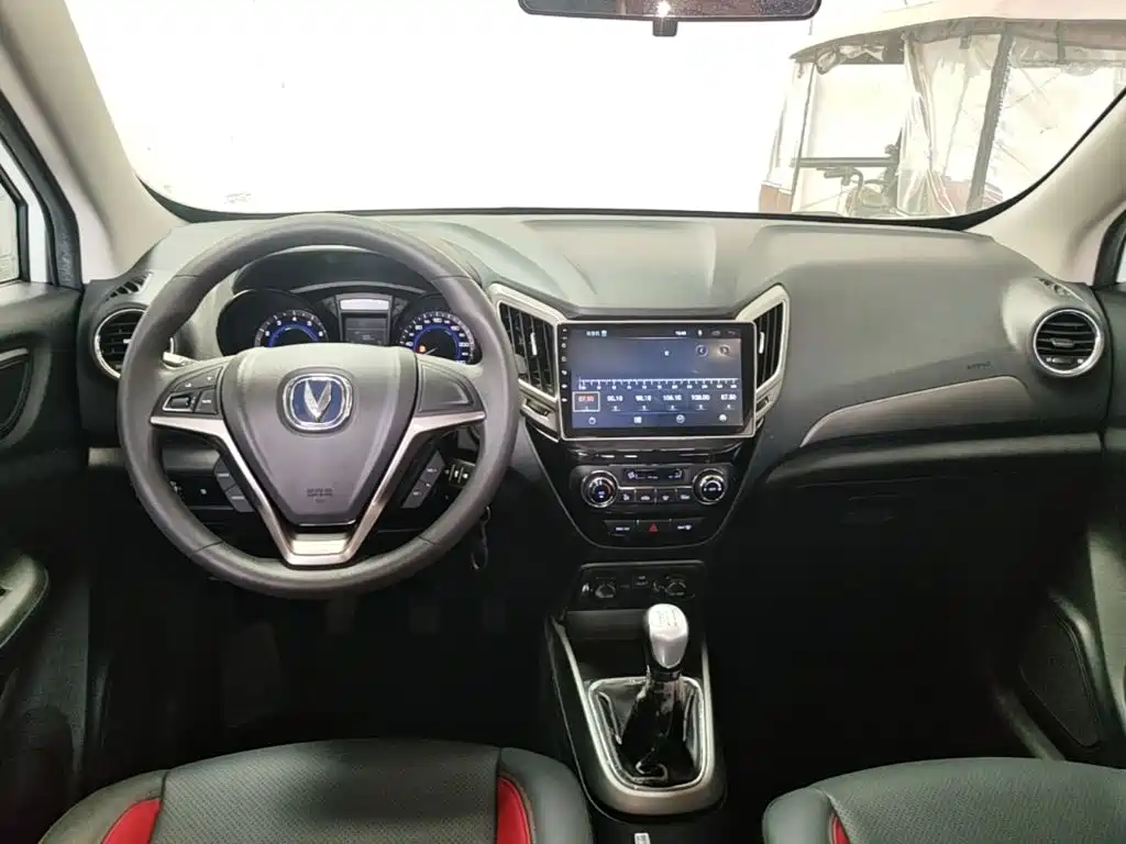 Changan CS15 — фото 10