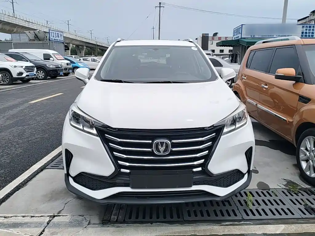 Changan CS15 — фото 3