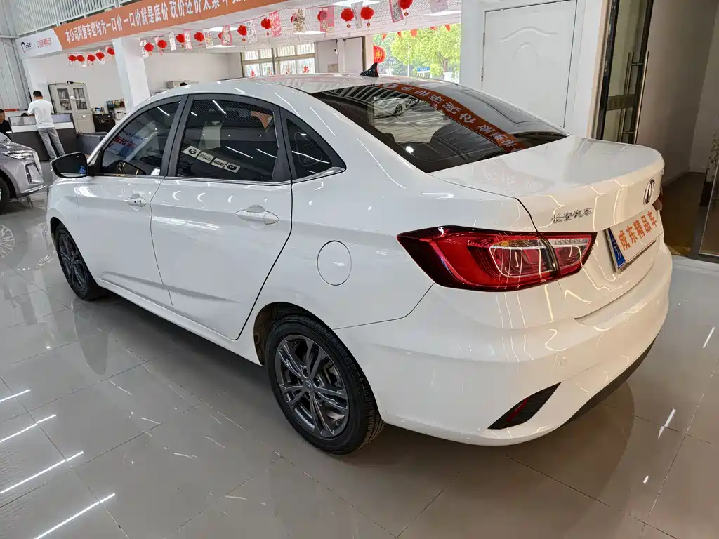 Changan Eado DT — фото 4