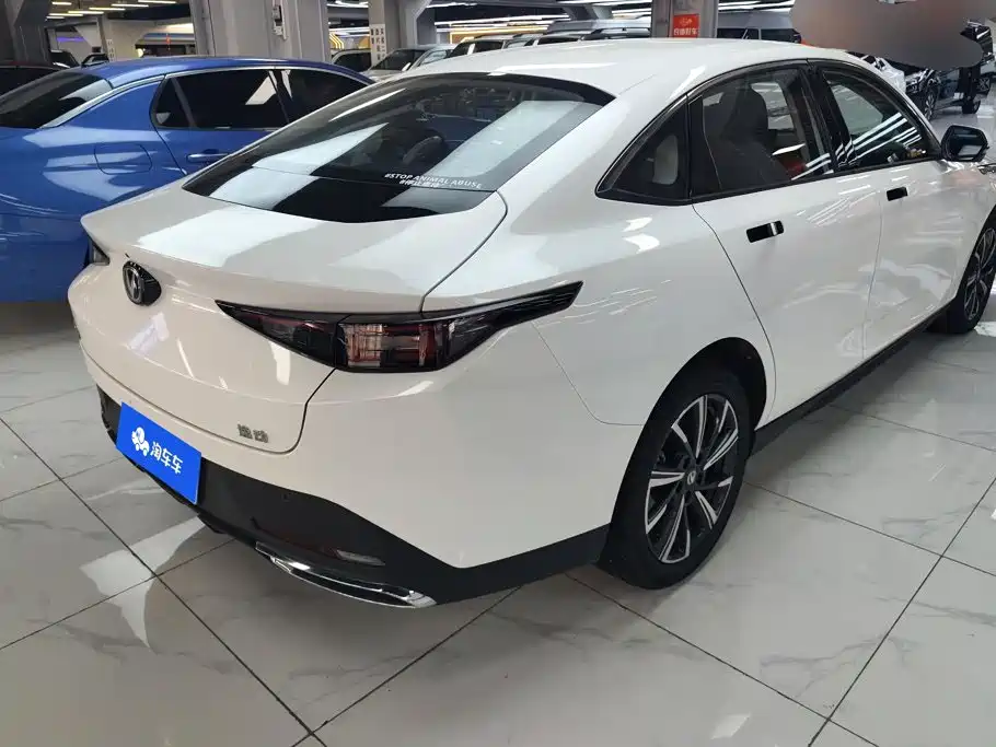 Changan Eado — фото 3
