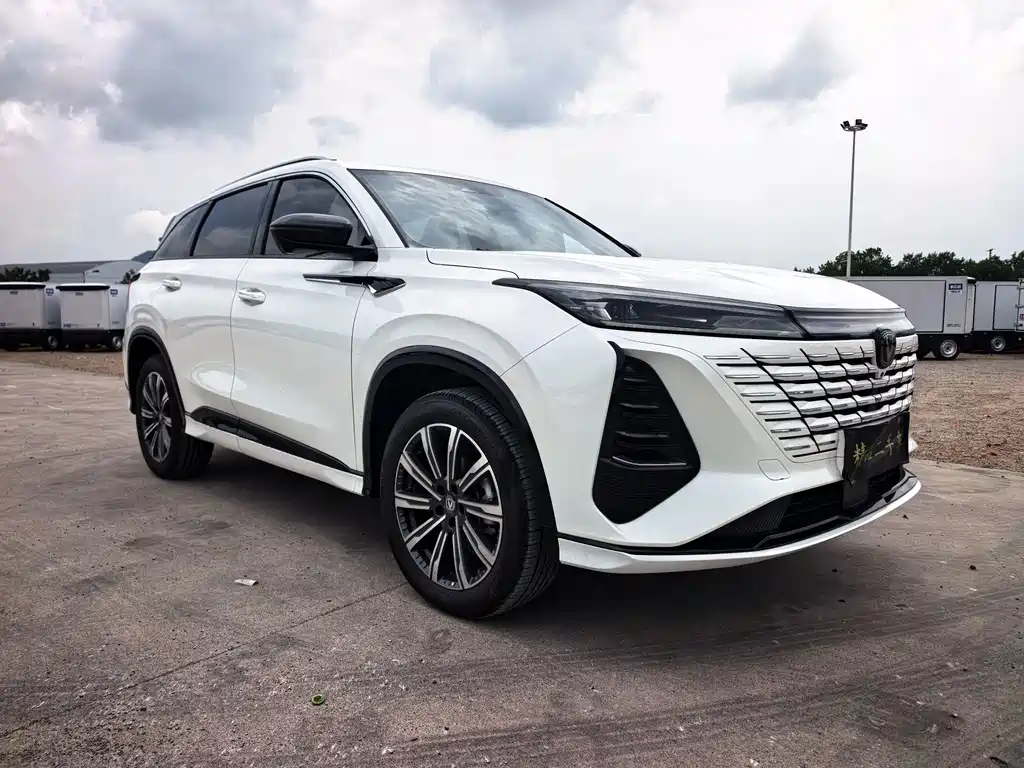 Changan CS75 PLUS — фото 3