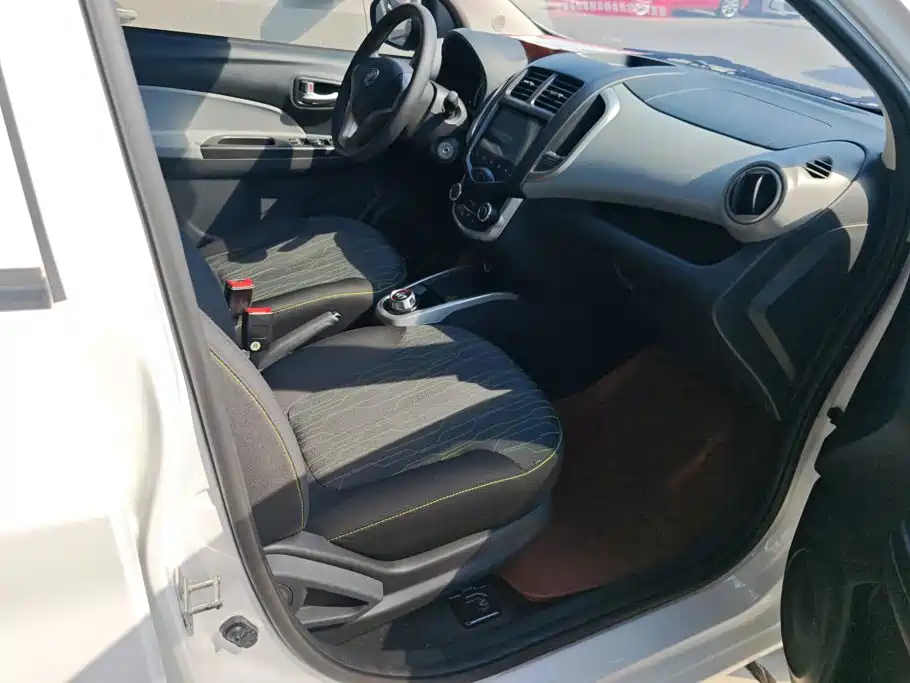 Changan Benben E-Star — фото 8