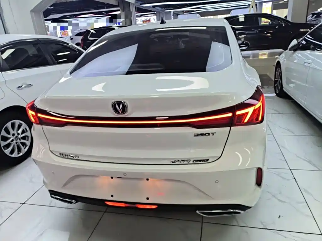 Changan Eado — фото 6