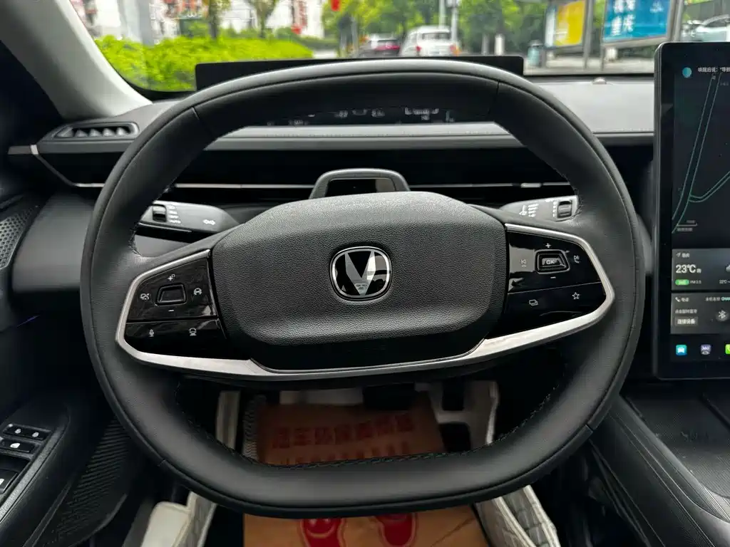 Changan Yida — фото 17