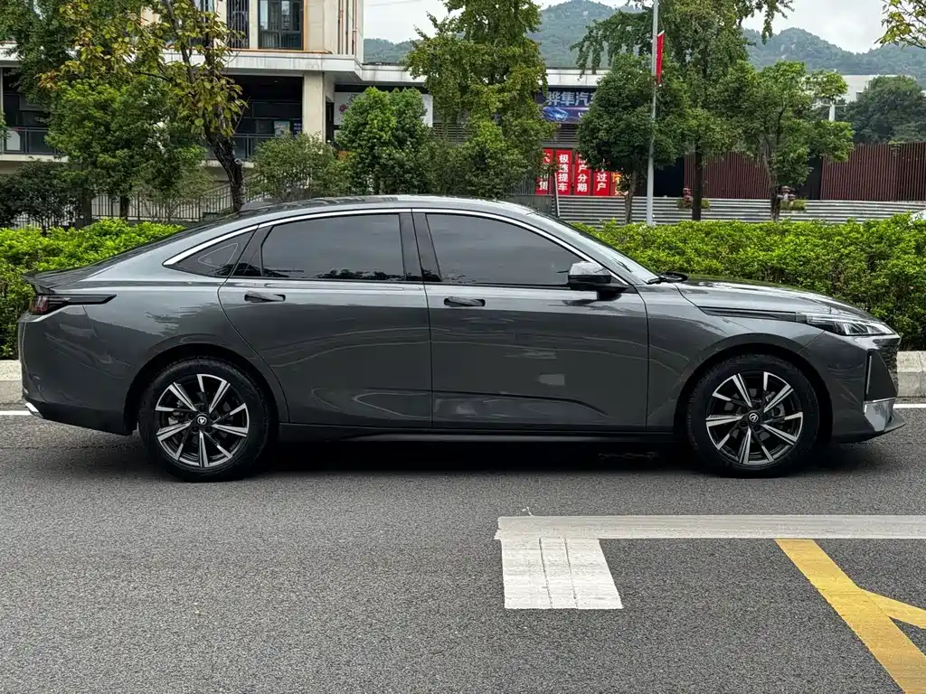 Changan Yida — фото 25