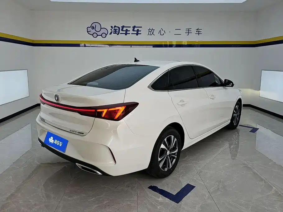 Changan Eado — фото 3