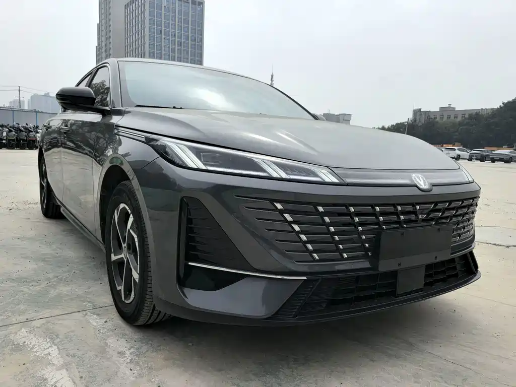 Changan Eado — фото 3