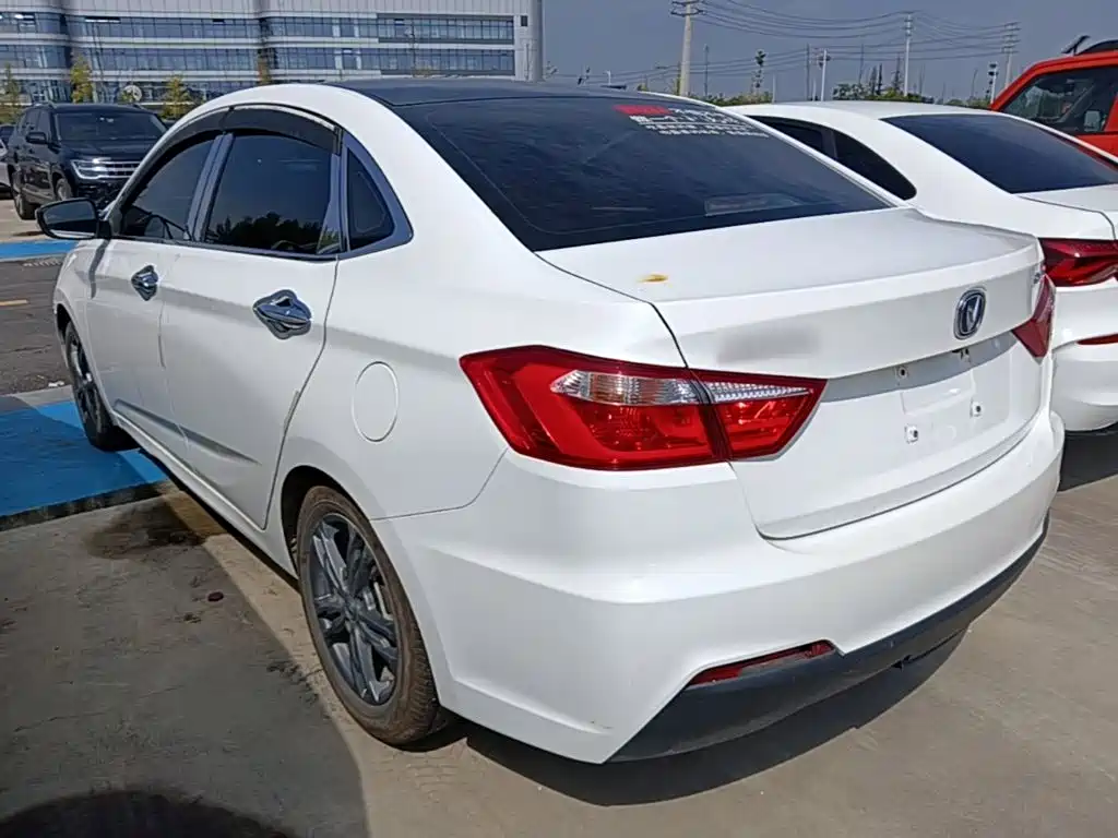 Changan Eado DT — фото 5