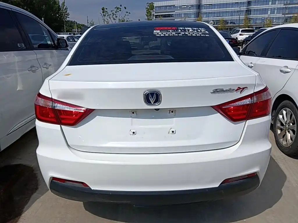 Changan Eado DT — фото 6