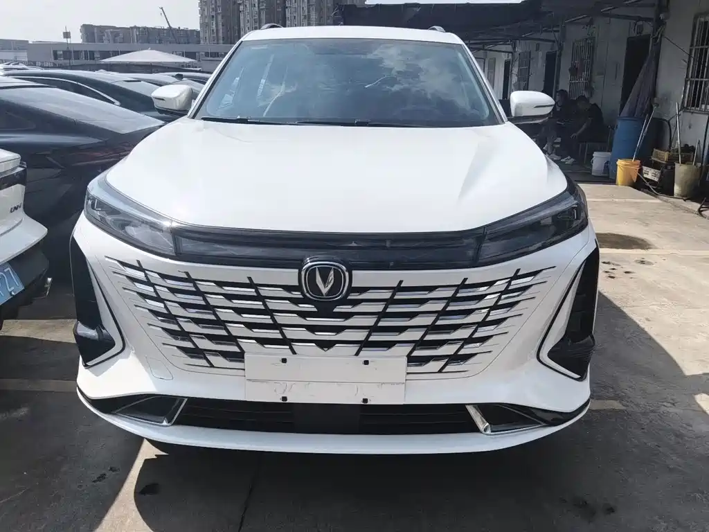 Changan CS75 PLUS — фото 2