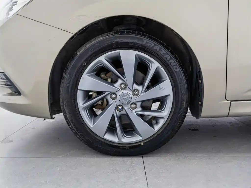 Changan Eado DT — фото 17