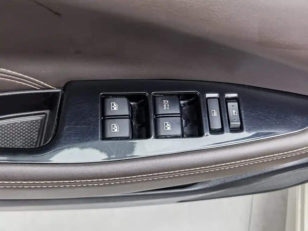 Changan Eado DT — фото 9