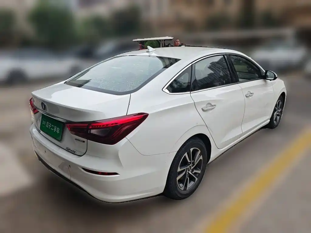 Changan Eado — фото 4