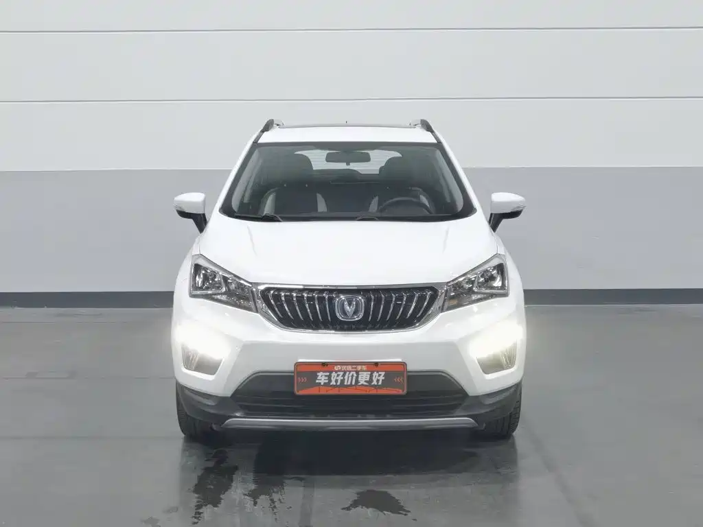 Changan CS15EV — фото 3