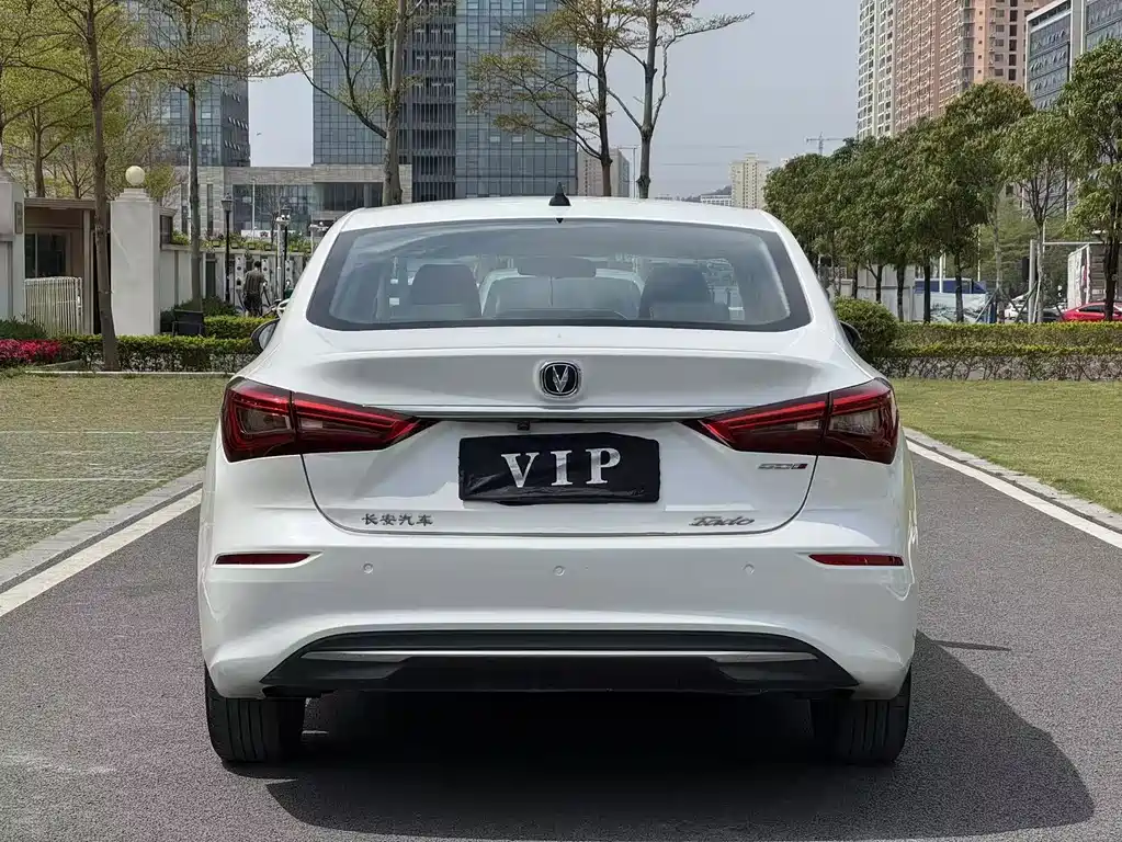 Changan Eado — фото 9