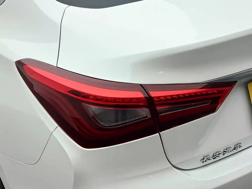 Changan Eado — фото 15