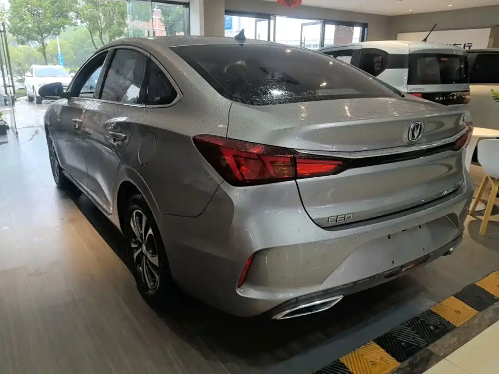 Changan Eado — фото 5