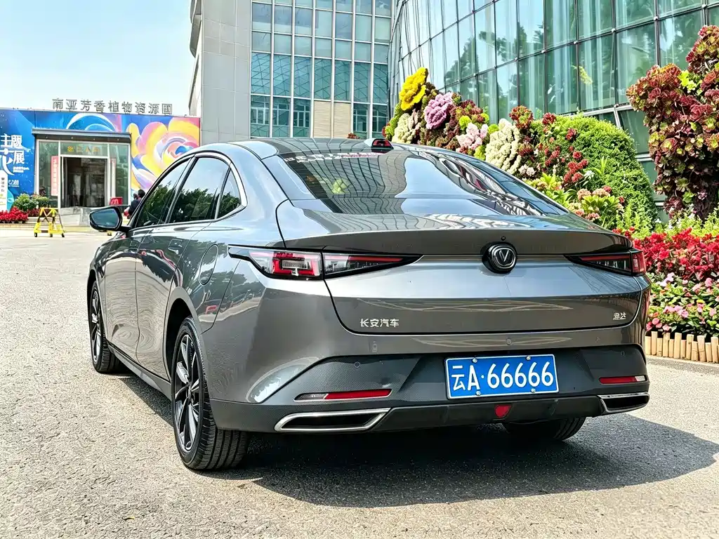 Changan Yida — фото 8