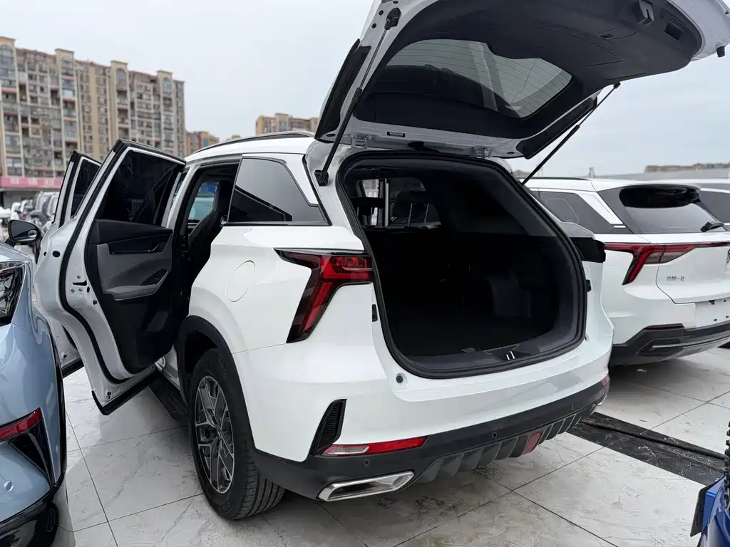 Changan CS75 PLUS — фото 8