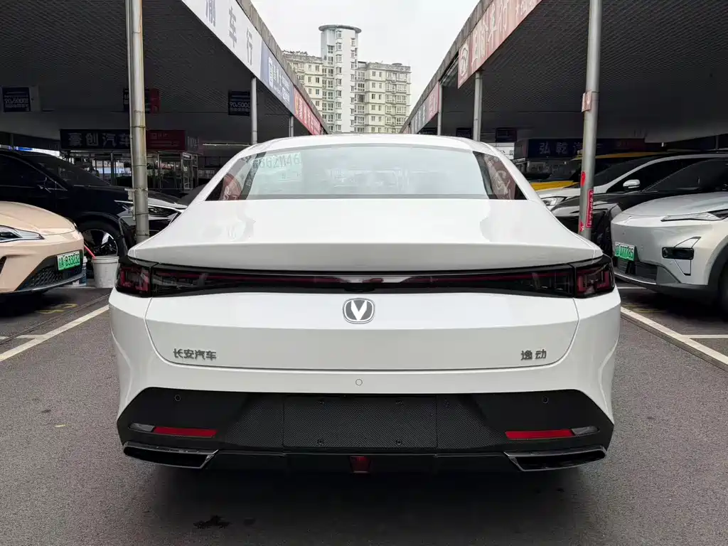 Changan Eado — фото 9