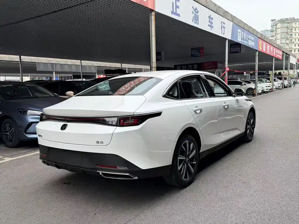 Changan Eado — фото 10