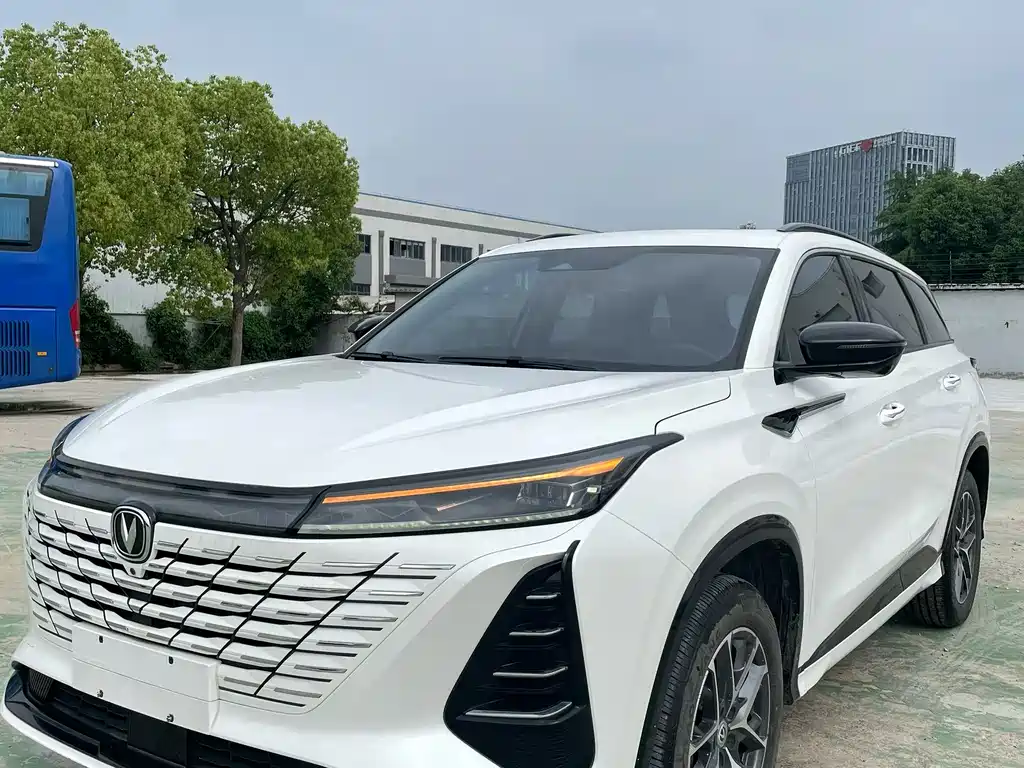 Changan CS75 PLUS — фото 2