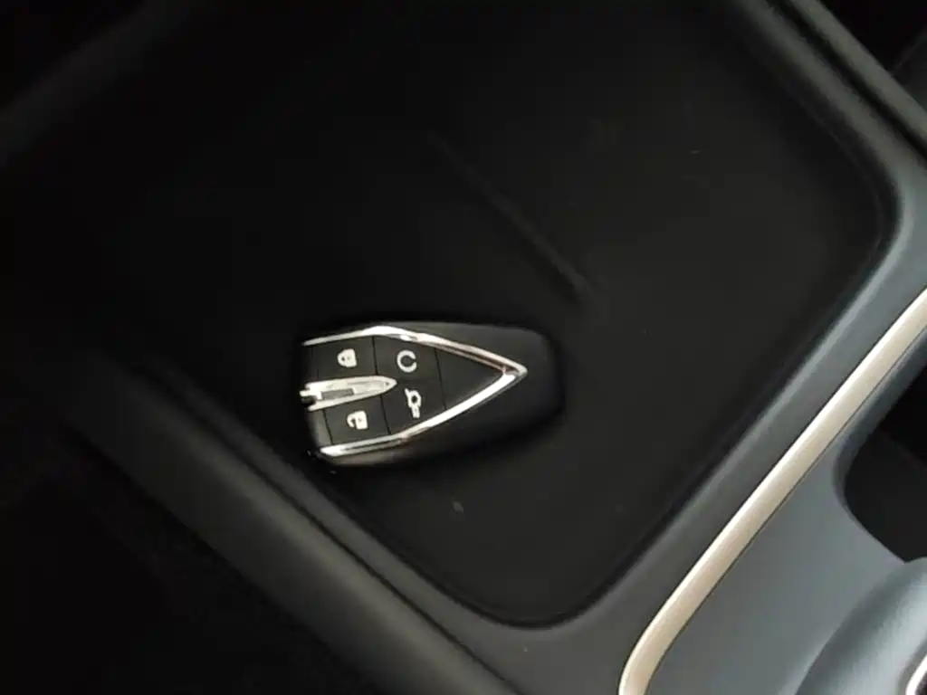 Changan Eado — фото 9