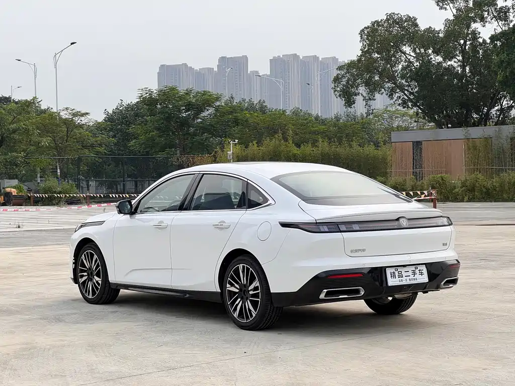 Changan Eado — фото 4