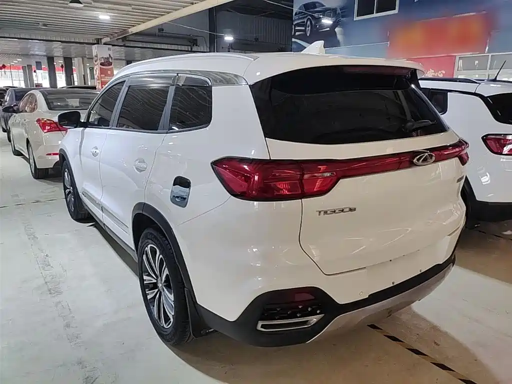 Chery Tiggo 8 — фото 5