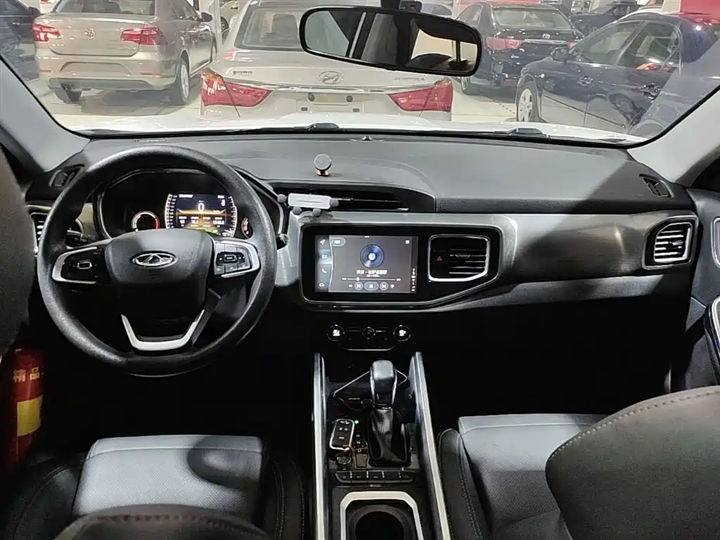 Chery Tiggo 8 — фото 10