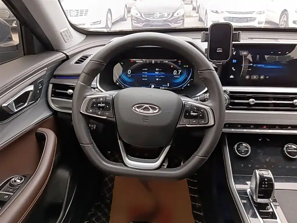 Chery Tiggo 8 — фото 11
