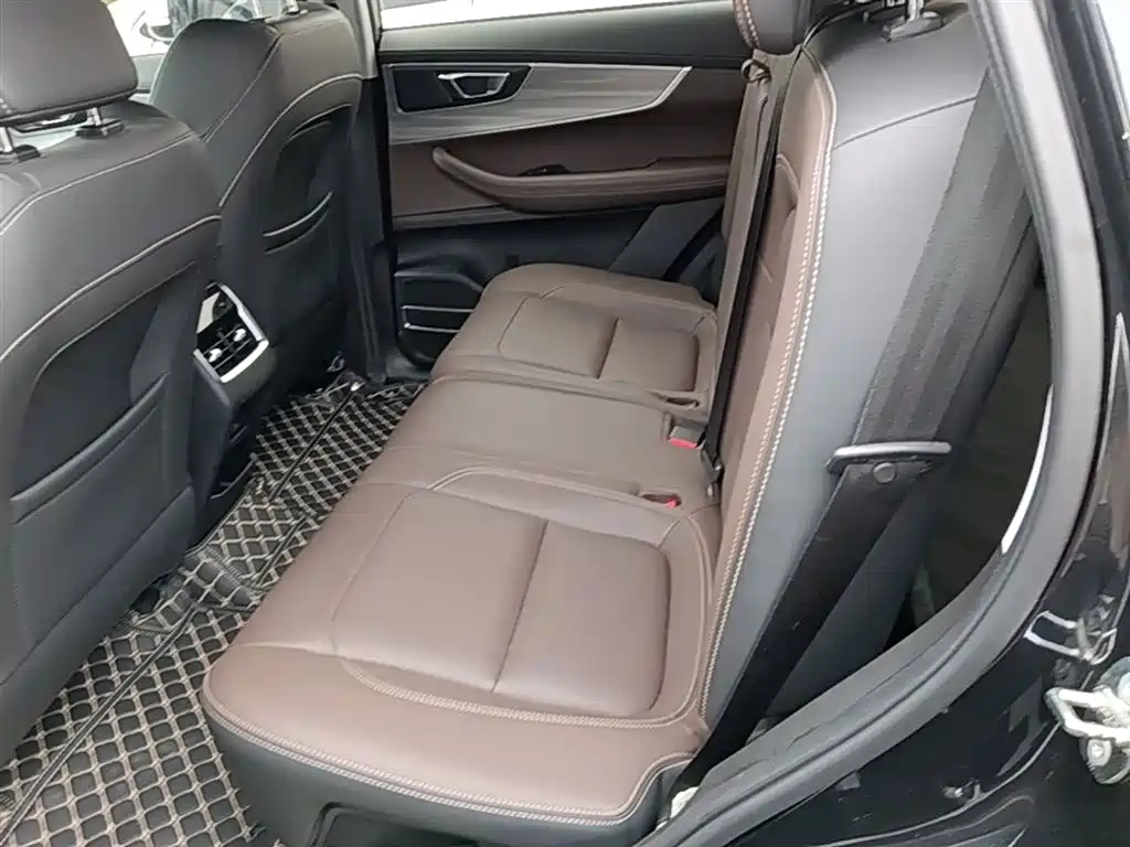 Chery Tiggo 8 — фото 17