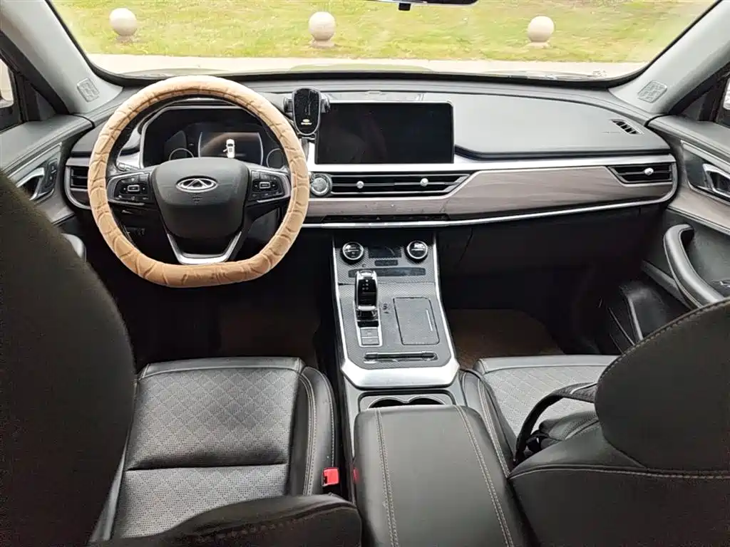 Chery Tiggo 8 — фото 10