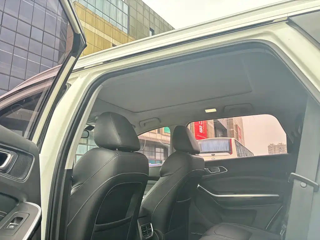 Chery Tiggo 8 — фото 10