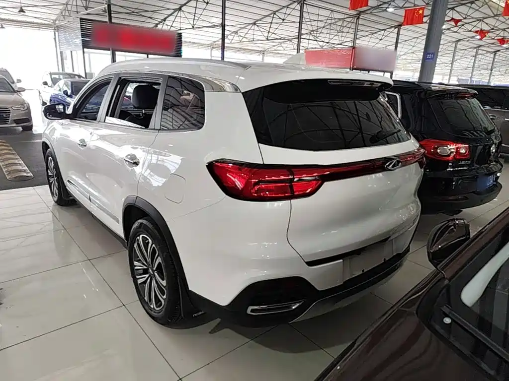 Chery Tiggo 8 — фото 5