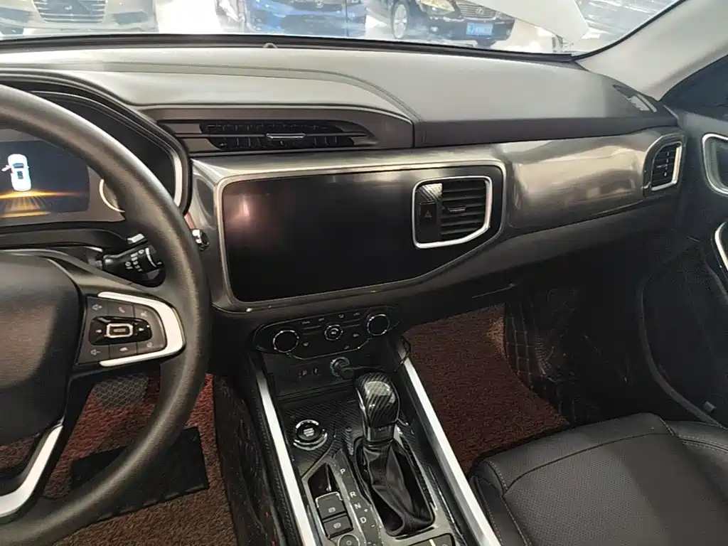 Chery Tiggo 8 — фото 10