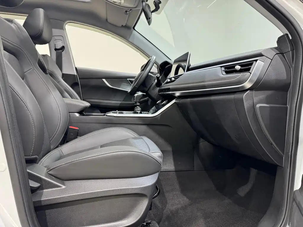 Chery Tiggo 8 — фото 30