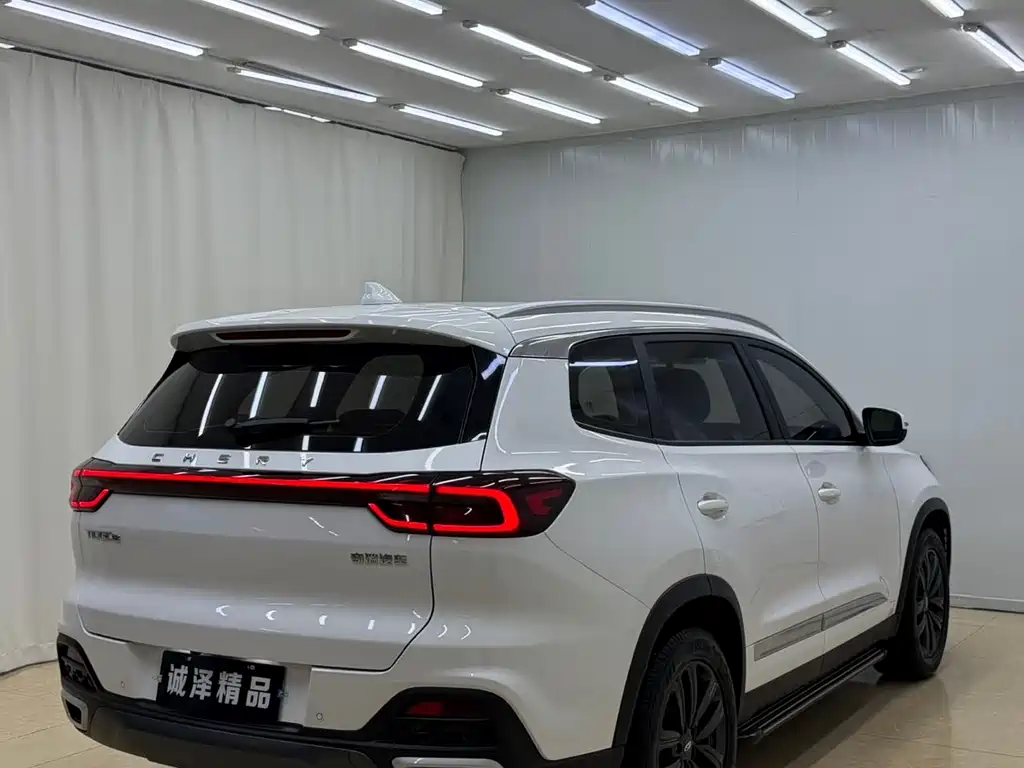 Chery Tiggo 8 — фото 6