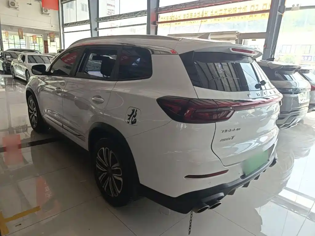 Chery Tiggo 8 — фото 5